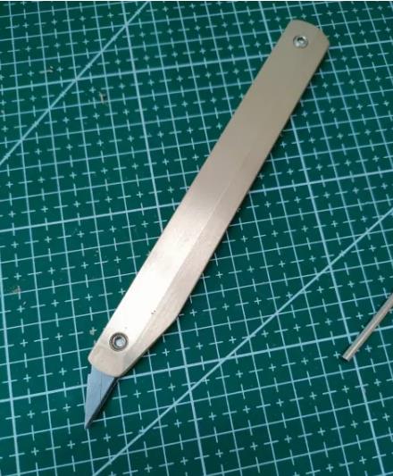 Brass Cutting Knife (9mm Blade)