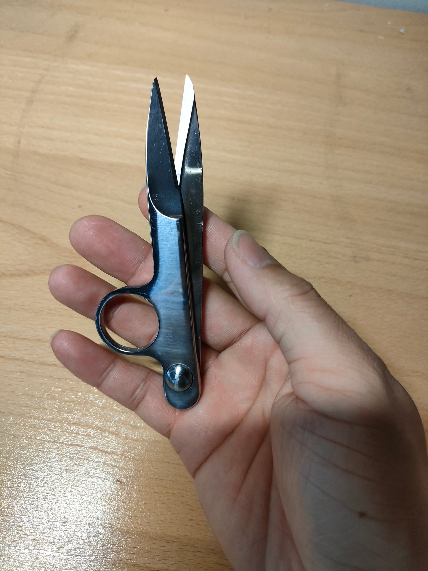 Basic stainless steel thread scissor